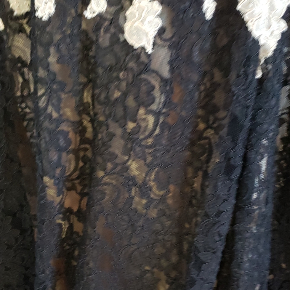 New with tag Eugenia Lace Formal Floor Length Gown - Picture 7 of 8
